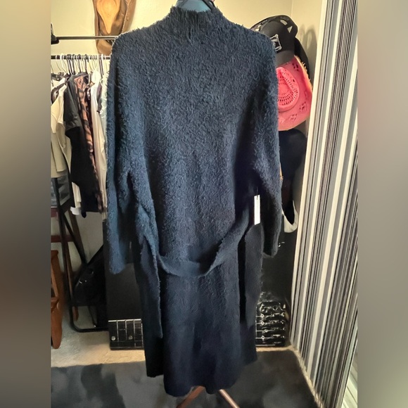 NEW Babaton Cardigan - Picture 3 of 5